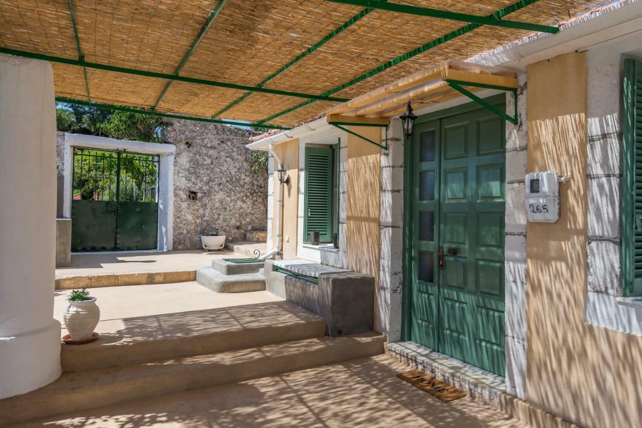 Private Bonora Villa *